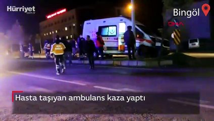 Bingöl'de hasta taşıyan ambulans kaza yaptı