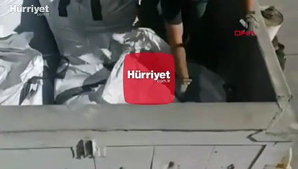 Görüntüler İspanya'dan... Uçucu kül çuvalının içinden mülteci çıktı