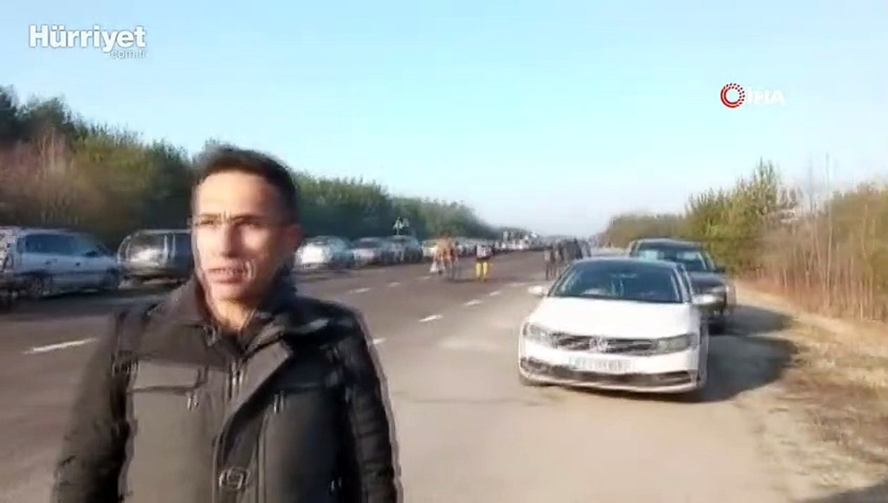 Ukrayna’dan Polonya’ya geçen Türk vatandaşı Ercan Boybey: Yürüyerek Polonya sınırına gidiyoruz