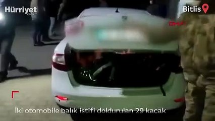 29 kaçak göçmenin yakalandığı iki otomobilin sürücüleri tutuklandı