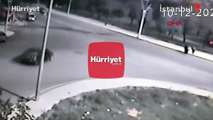 Descargar video: Arnavutköy'de otomobilin altında kalmaktan saniyelerle kurtuldular