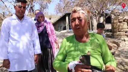 Orman yangınından son anda kurtulan yaşlı çift, tedavi edilen kedilerine kavuştu.