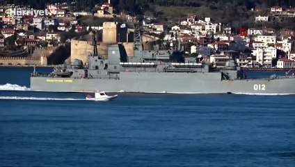 Rus savaş gemileri peş peşe Çanakkale Boğazı’ndan geçti