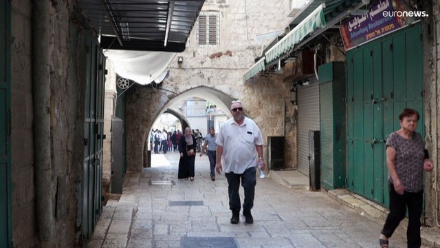 شاهد: إضراب وعصيان مدني في القدس الشرقية تضامنا مع أهالي مخيم شعفاط المحاصر منذ خمسة أيام