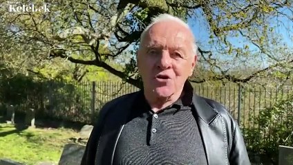 Oscar kazandı babasının mezarına koştu
