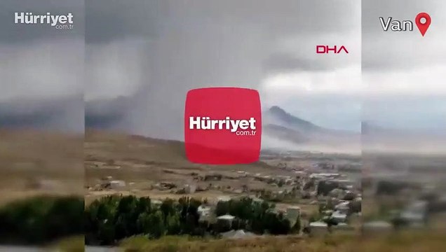 Van'da sel öncesi yağmur bulutu cep telefonu kamerasında