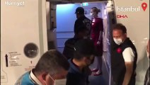 'Tosuncuk' lakaplı Mehmet Aydın, uçaktan indirilirken böyle görüntülendi