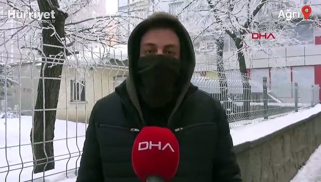 Ağrı'da Murat Nehri dondu, 5 metrelik buz sarkıtları oluştu