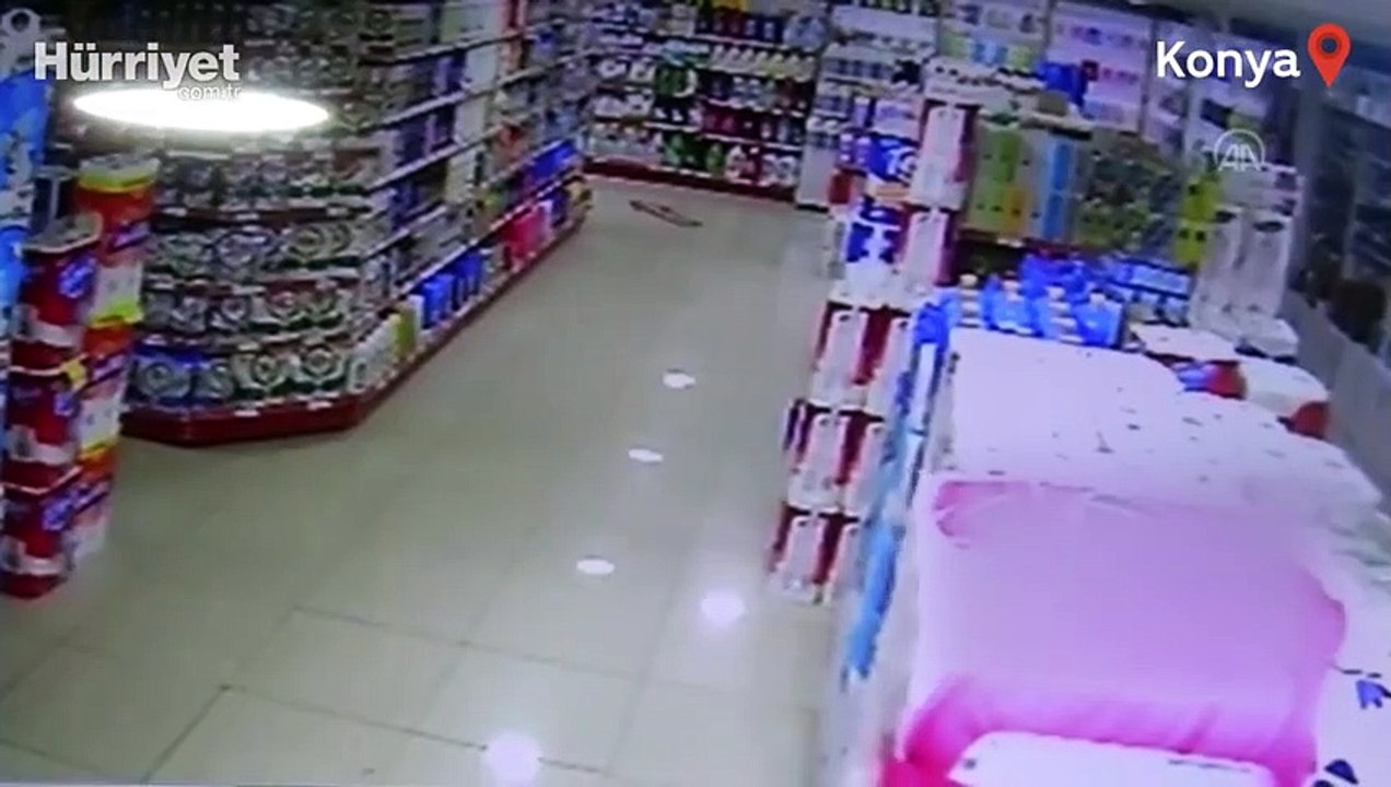 Konya deprem anı kamerada