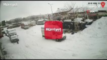 Bingöl'de kar kütlesinden saniyelerle kurtulma anı kamerada