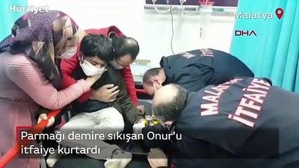 Parmağı demire sıkışan Onur'un yardımına itfaiye yetişti