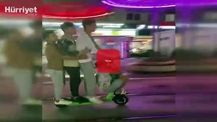 Skuterde 4 kişinin tehlikeli yolculuğu