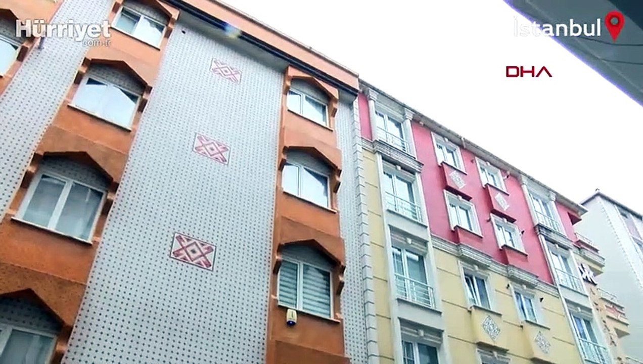 Güvenlik kamerasından fark ettiği hırsızları sopayla kovaladı! İşte o anlar