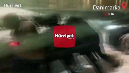 Danimarka'yı kar fırtınası vurdu... Sürücüler yolda kaldı, uzun araç kuyruğu oluştu