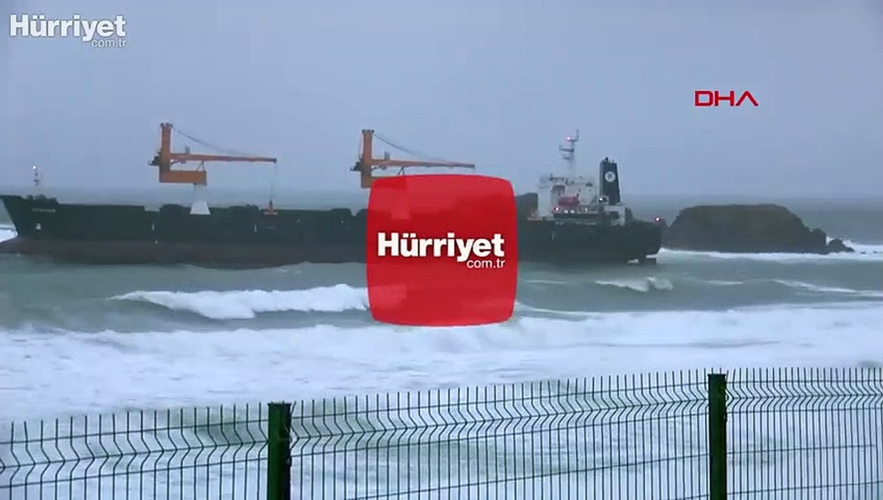 Riva açıklarında gemi karaya oturdu