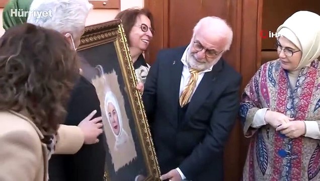 Emine Erdoğan, “Tekamül Sürdürülebilir Sanat Sergisi”nin açılışını yaptı
