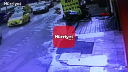 Şişli'de 'sinyalsiz dönüş' kazası! O anlar kamerada