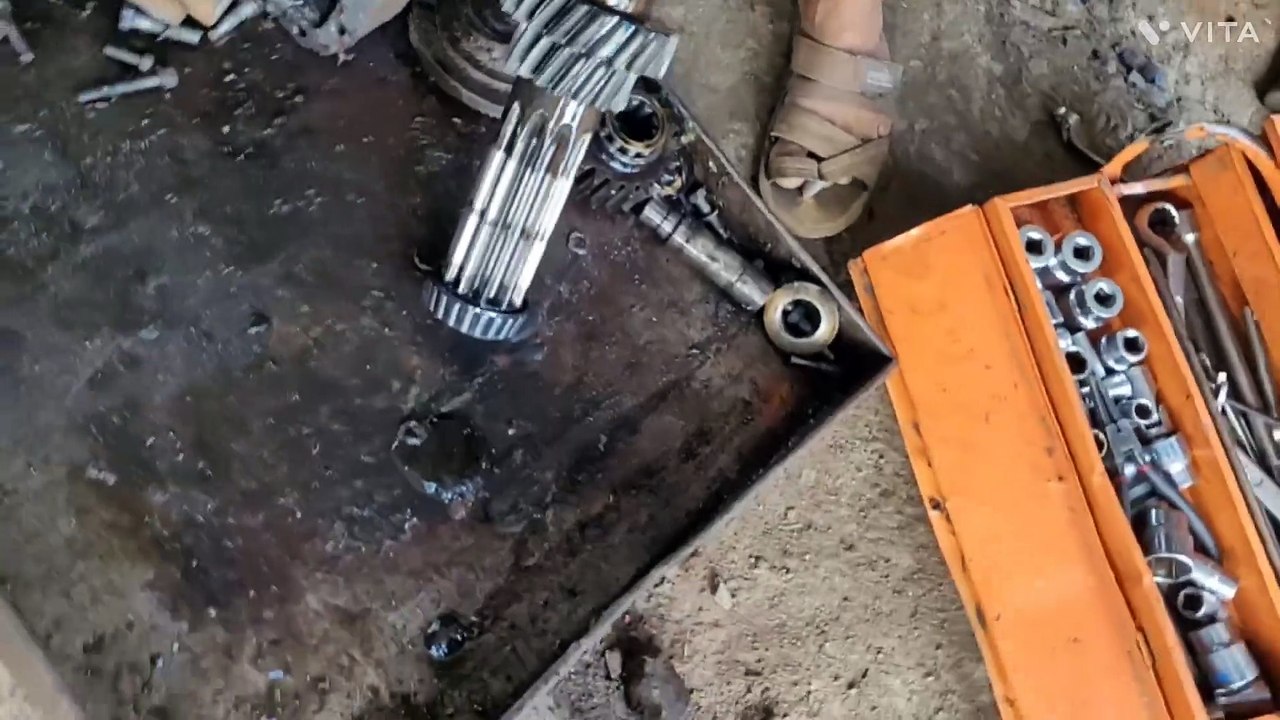 How to Dismentle Gearbox in Tata 2523 Bs3 GB-60 Gearbox