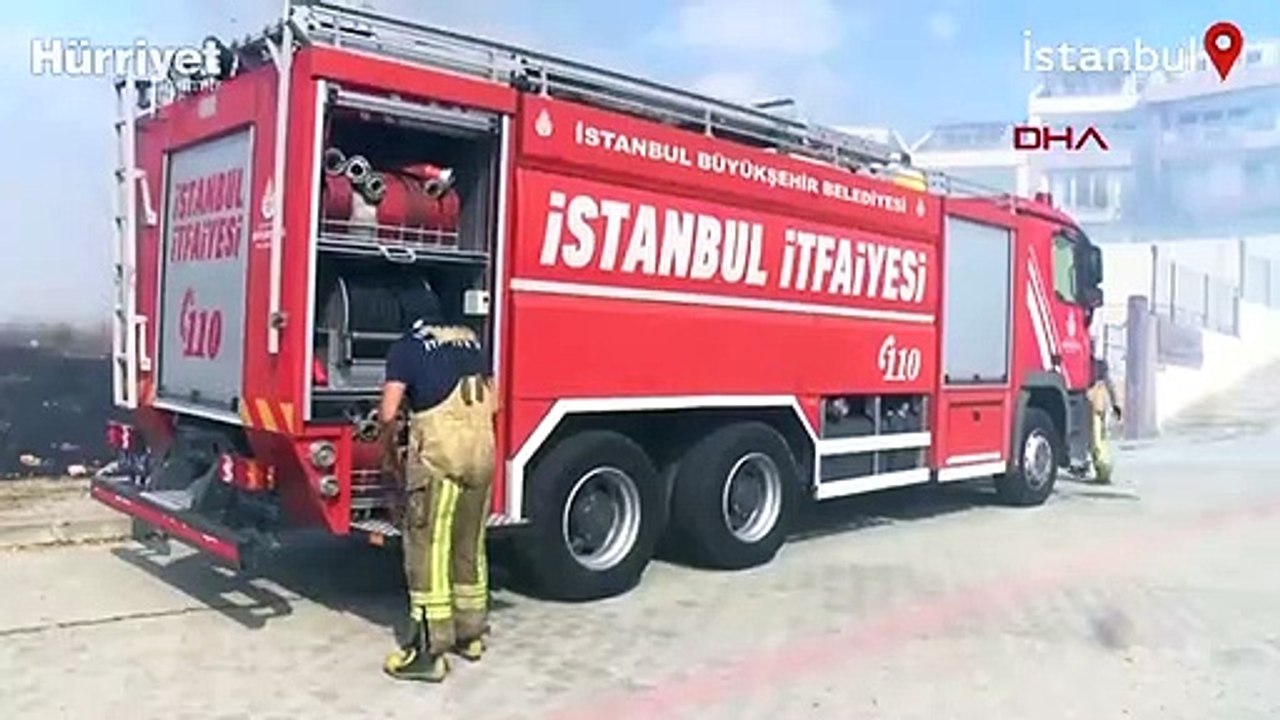Büyükçekmece'de otluk alanda yangın