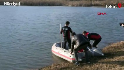 Çayda mahsur kalan köpeği itfaiyeciler kurtardı