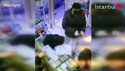 Kuyumcuda silahlar çekildi! Soyguncu böyle kaçtı