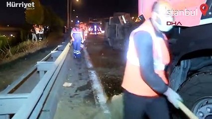 Kağıthane'de hafriyat kamyonu devrildi: 1 yaralı