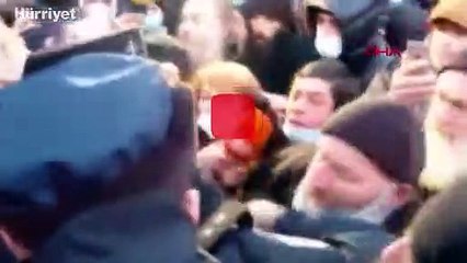 Gürcistan'da din adamları ile cemaat arasında arbede