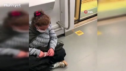 Metroda dilenci şaşkınlığı: herkesin içinde paraları saydı
