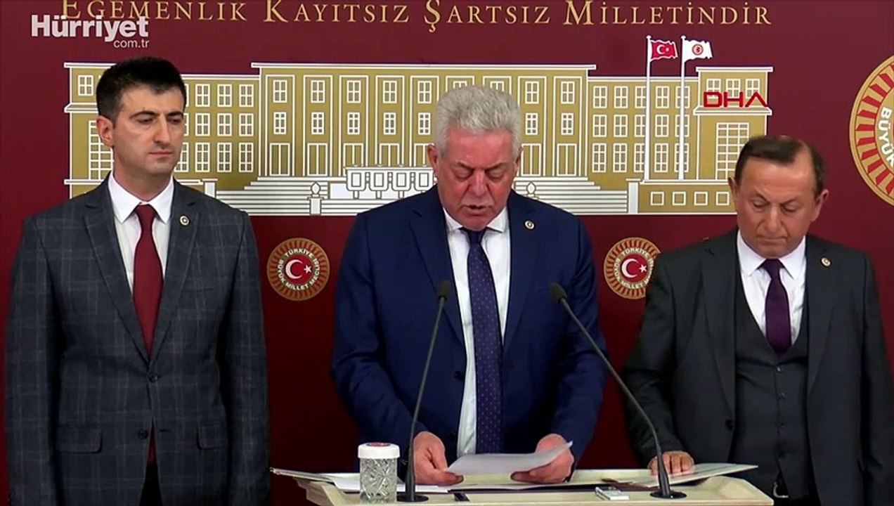 CHP'li milletvekilleri Mehmet Ali Çelebi, Hüseyin Avni Aksoy, Özcan Özel partilerinden istifa etti