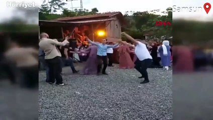 Magandalar çocuklara silah verip, havaya ateş açtırdı!