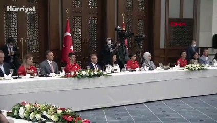 Cumhurbaşkanı Erdoğan, madalyalı sporcularla düzenlenen yemekte açıklamalarda bulundu