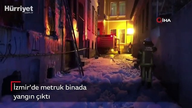 İzmir'de metruk binada yangın