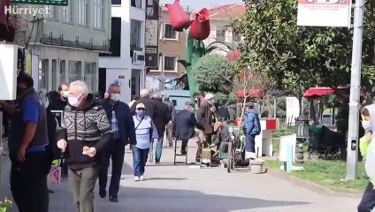 Kamyonet ağaca çarptı: Baba ve kızı yaralandı, anne hayatını kaybetti