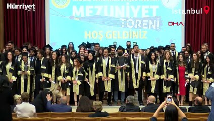 İletişim Fakültesi'nin 56 yaşındaki Havva Ablası Gazetecilik Bölümü'nü birincilikle bitirdi