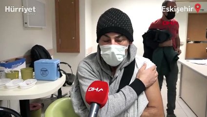 Eskişehir'de koronavirüs aşısı için hastaneye akın ettiler