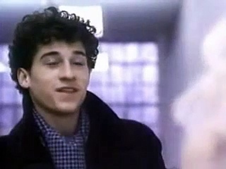 Certaines filles Bande-annonce (EN)