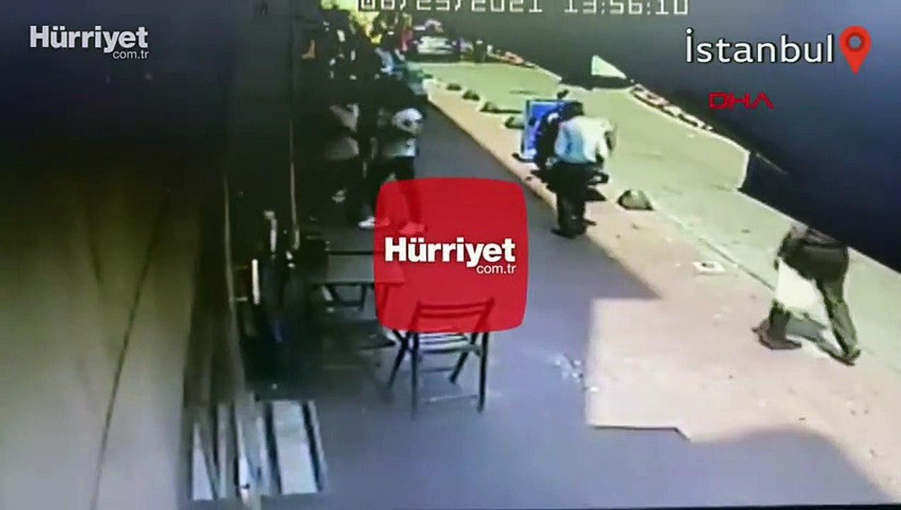 Beyoğlu'nda esnaf kavgası kamerada  fırıncı ağır yaralı