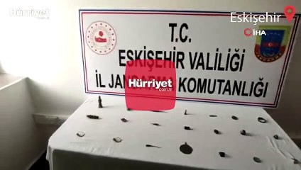 Satmak için tarihi eserlere müşteri ararken jandarmaya yakalandılar