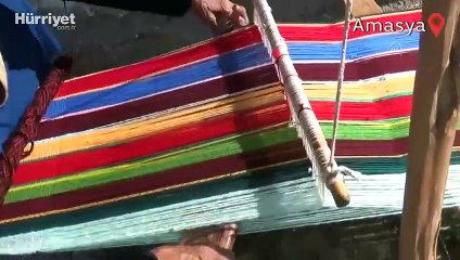 Asırlık yadigar tezgahıyla 'Cicim' dokumacılığını yaşatıyor