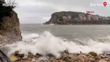 Amasra'da dalga boyu 3 metreyi buldu