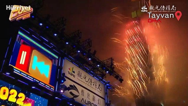 Tayvan'da yeni yıl, Taipei 101 gökdelenindeki havai fişek şovuyla başladı