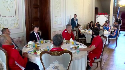 Ekrem İmamoğlu, Türkiye'yi Tokyo Olimpiyatları'nda temsil edecek sporcularla bir araya geldi