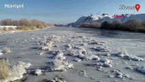 Kızılırmak nehri buzdan nehre döndü
