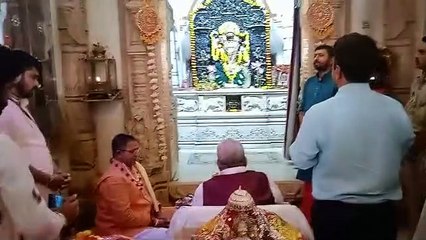 त्रिपुरा सुंदरी : महामहिम ने जगतजननी की दर पर टेका माथा, किया