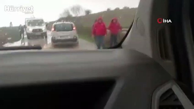 Çanakkale’de şiddetli yağış sebebiyle yolları su bastı