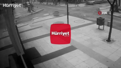 Bandırma'da iki aracın çarpıştığı kazanın görüntüleri ortaya çıktı