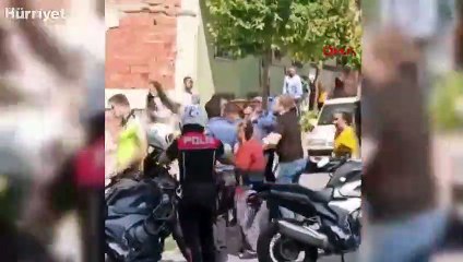 Bağcılar'da kavgaya polis müdahalesi sonrası sokak karıştı