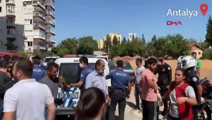 Polisten kavga eden iki aile üyelerine 'Yeter artık, uzaklaşın' anonsu