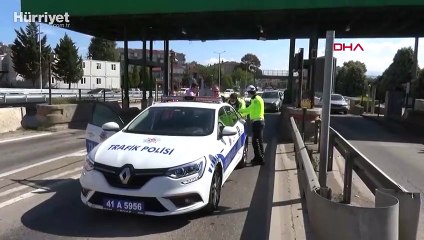 Aynı anda gişeye girmeye çalışınca çarpıştılar