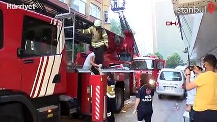 Zeytinburnu'nda 5 katlı binada korkutan yangın